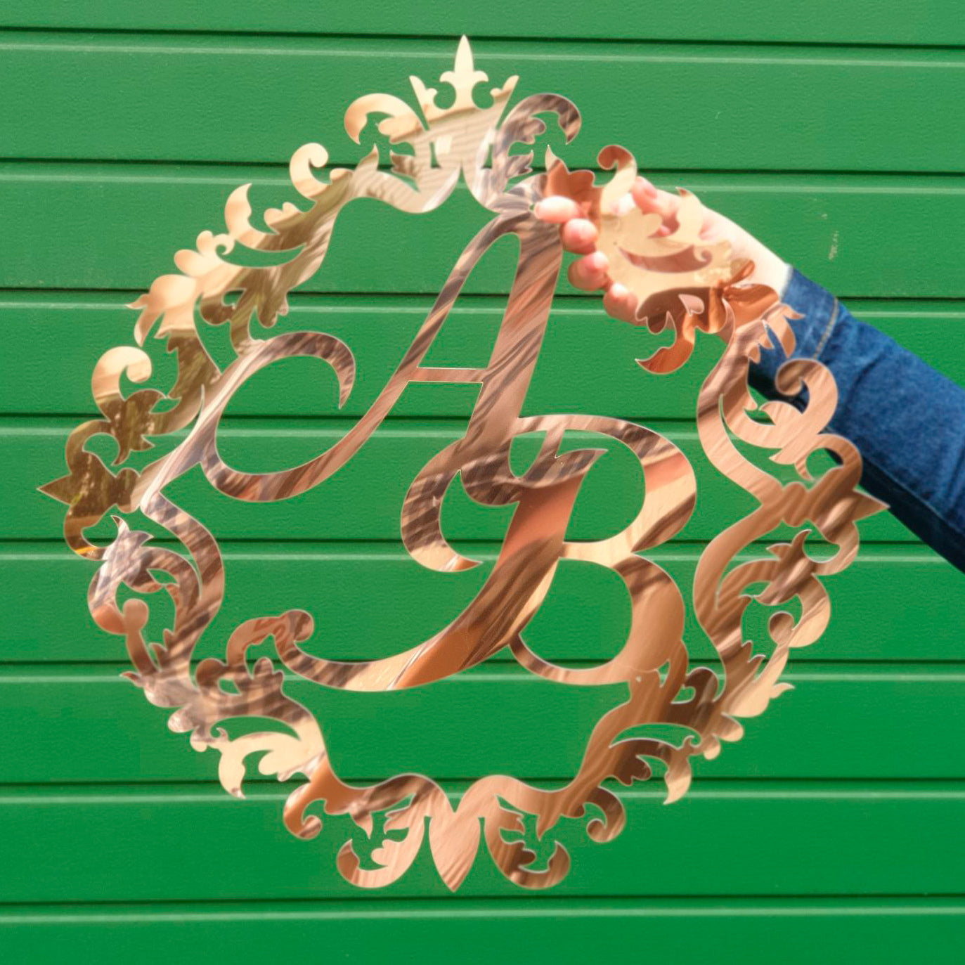 монограмма на свадьбу, свадебная монограмма, герб на свадьбу с инициалами, монограмма из зеркального пластика, монограмма з дзеркального пластику, инициалы на свадьбу купить, Купити ініціали на весілля, купити імена на весілля з пластику, ініціали на весілля, монограмма на свадьбу заказать, имена из зеркального пластика Дзеркальні срібні ініціали молодят на весілля,